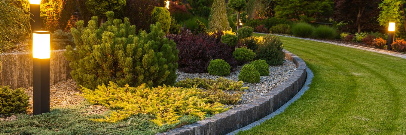 Why Consult with Experts For Commercial Landscape Maintenance