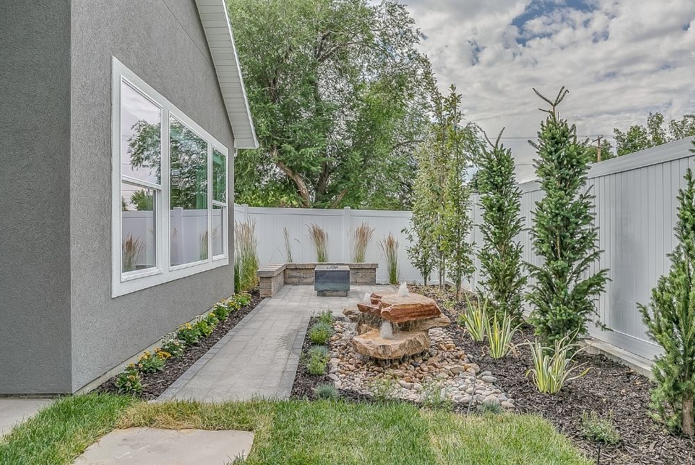 lawn hardscaping img